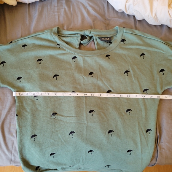 ☂️ Found Downtime Short Sleeve Sweatshirt - Picture 6 of 6